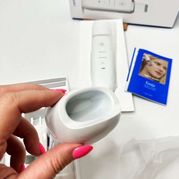 NWT Vanity Planet Essia Ultrasonic Lifting & Exfoliating Moisturizing Face Wand - Picture 9 of 10